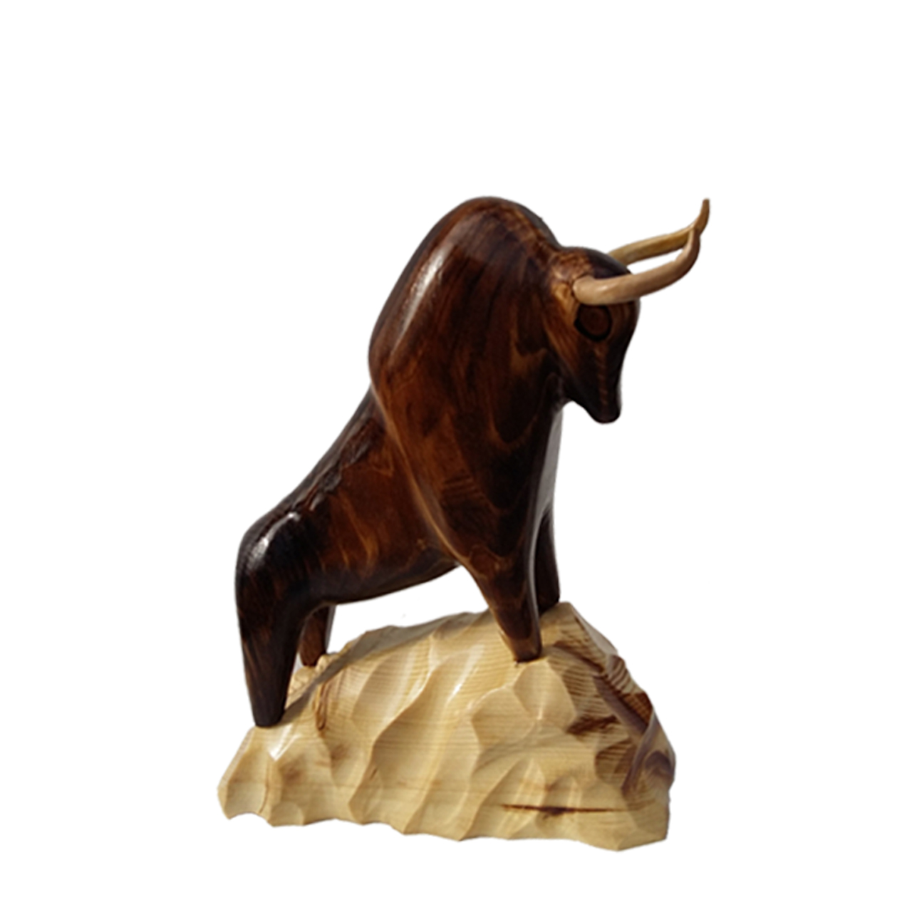 مجسمه چوبی گاو و صخره